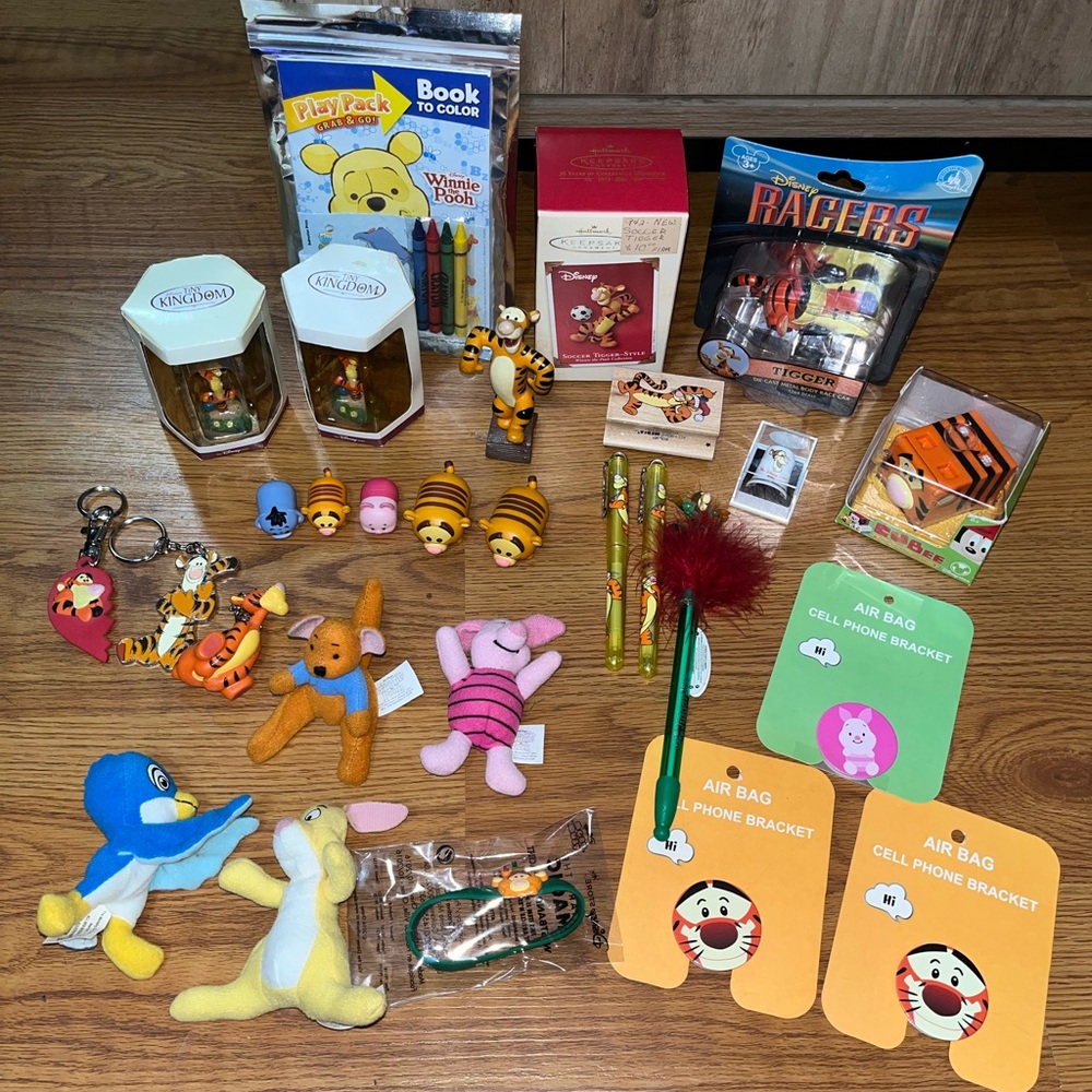 Vintage Winnie the Pooh LOT
